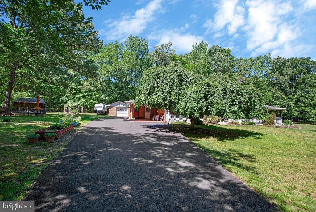 Image 31 of property listing at 6600 ASHLAND RD, La Plata, MD 20646