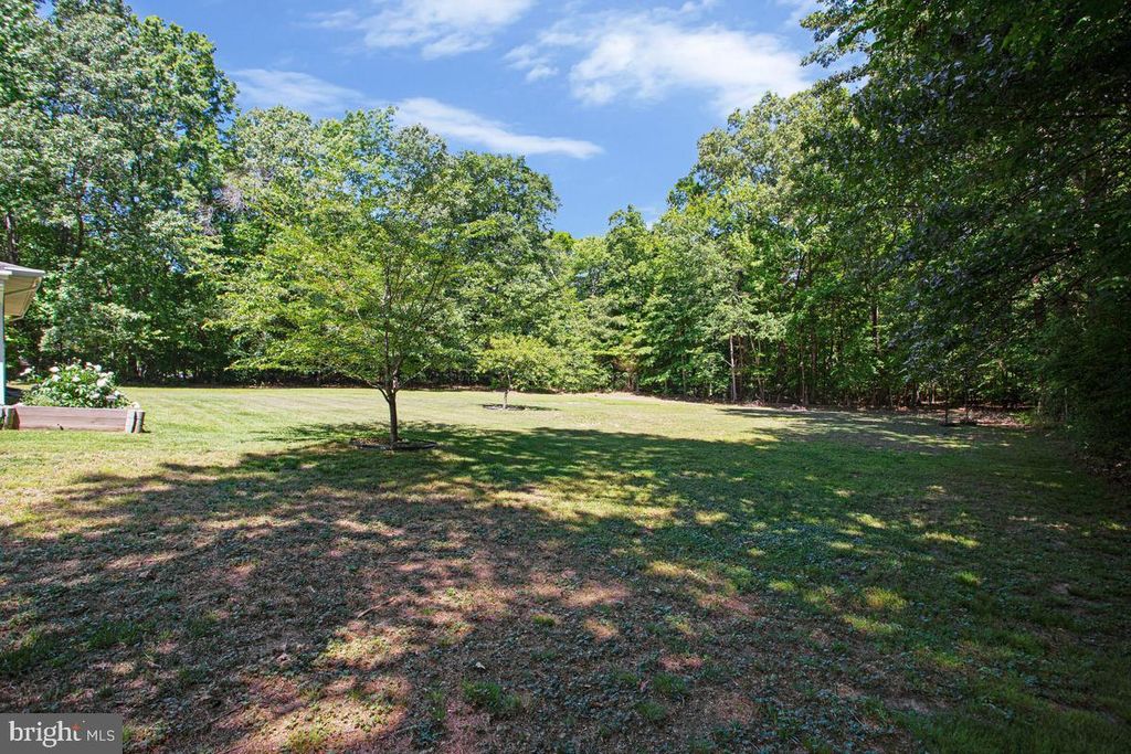 Image 39 of property listing at 6600 ASHLAND RD, La Plata, MD 20646