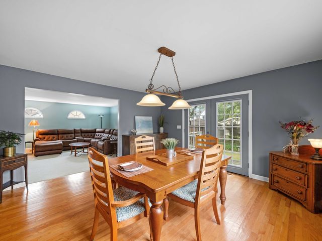 2126 Hickory Court, Glenview, IL 60025