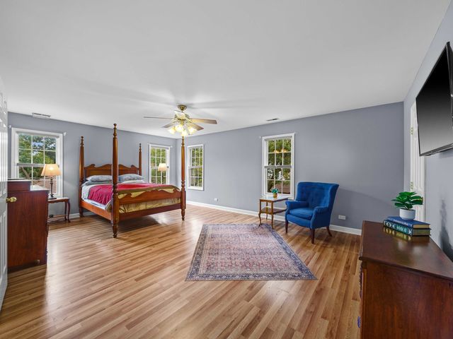 2126 Hickory Court, Glenview, IL 60025