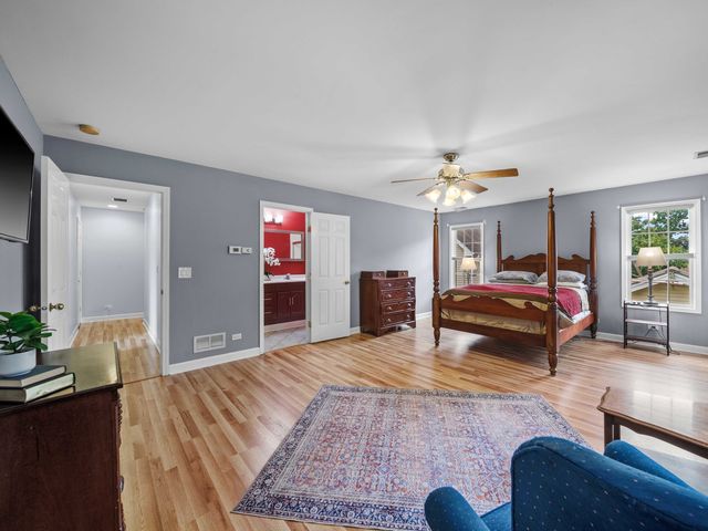2126 Hickory Court, Glenview, IL 60025