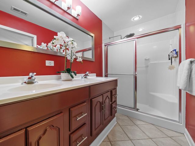2126 Hickory Court, Glenview, IL 60025