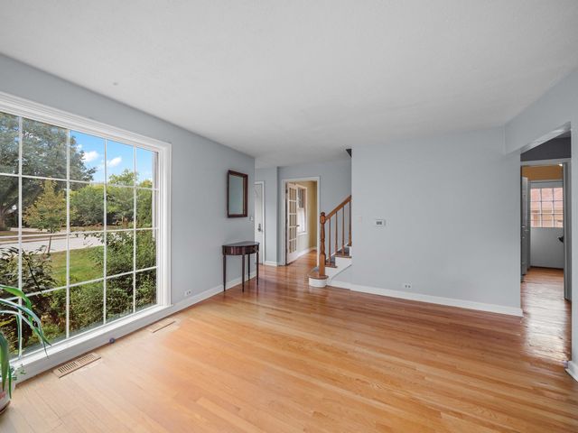 2126 Hickory Court, Glenview, IL 60025
