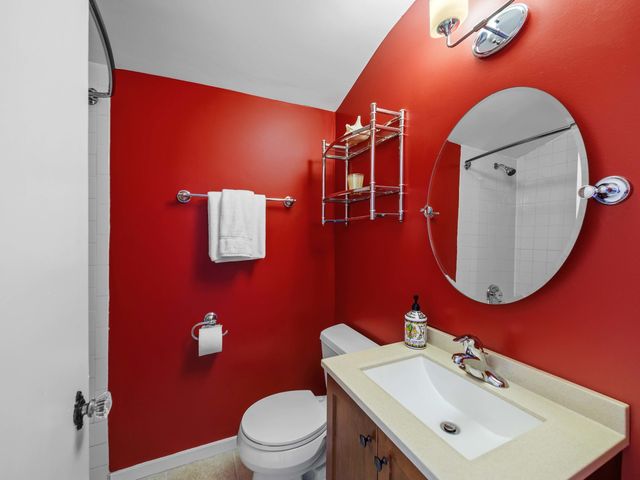 2126 Hickory Court, Glenview, IL 60025