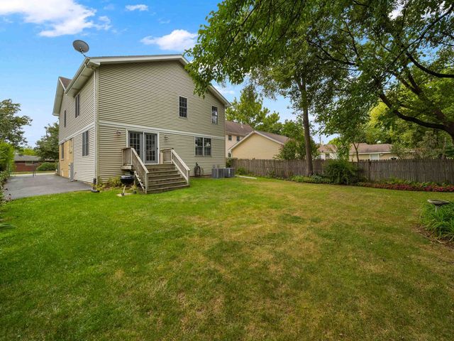 2126 Hickory Court, Glenview, IL 60025