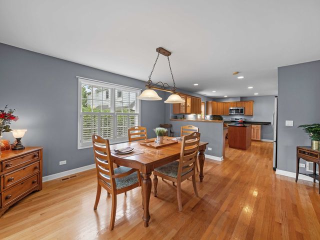 2126 Hickory Court, Glenview, IL 60025