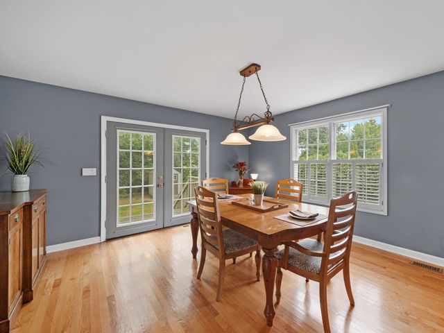 2126 Hickory Court, Glenview, IL 60025