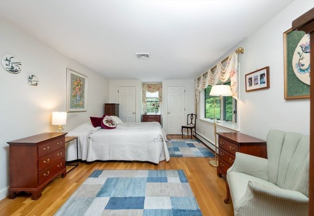 5 Cape Cod Ln, Hingham, MA 02043