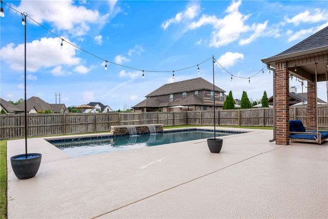 1701 Helen Lane, Bentonville, AR 72713