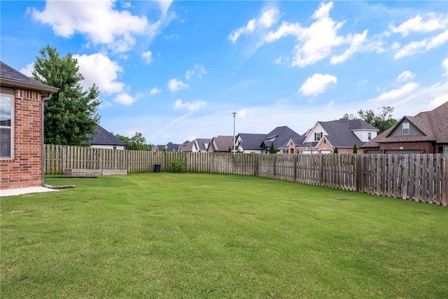 1701 Helen Lane, Bentonville, AR 72713