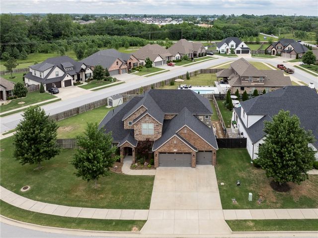1701 Helen Lane, Bentonville, AR 72713