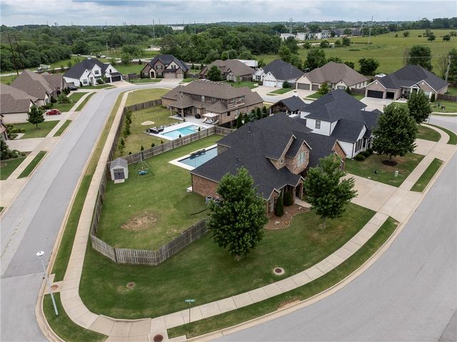 1701 Helen Lane, Bentonville, AR 72713