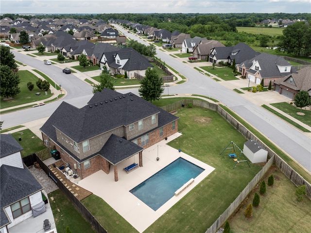 1701 Helen Lane, Bentonville, AR 72713