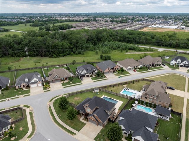 1701 Helen Lane, Bentonville, AR 72713