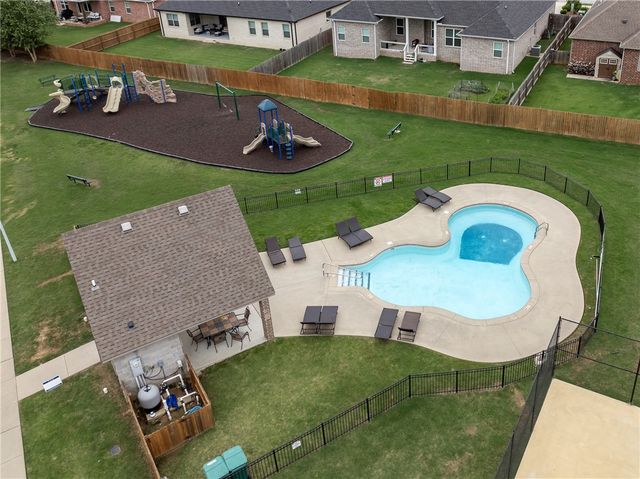 1701 Helen Lane, Bentonville, AR 72713