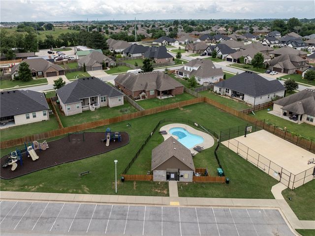 1701 Helen Lane, Bentonville, AR 72713