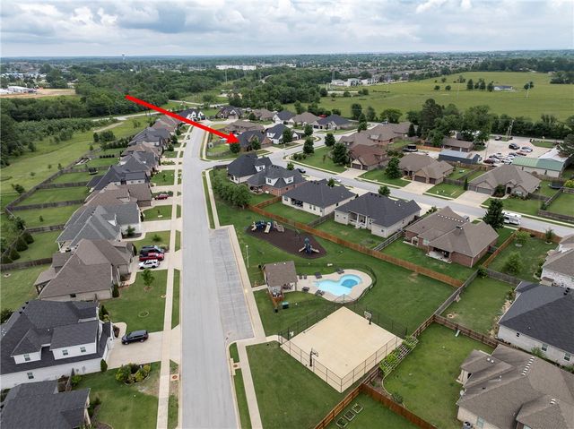 1701 Helen Lane, Bentonville, AR 72713