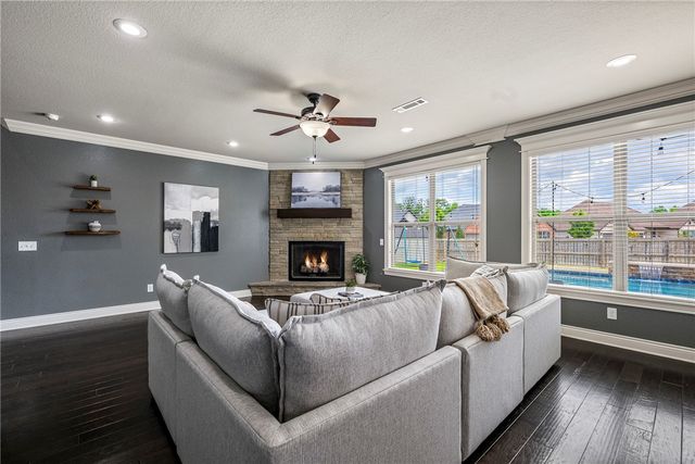 1701 Helen Lane, Bentonville, AR 72713
