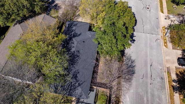 1001 Apple Cross DR, Pflugerville, TX 78660
