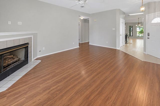 1001 Apple Cross DR, Pflugerville, TX 78660