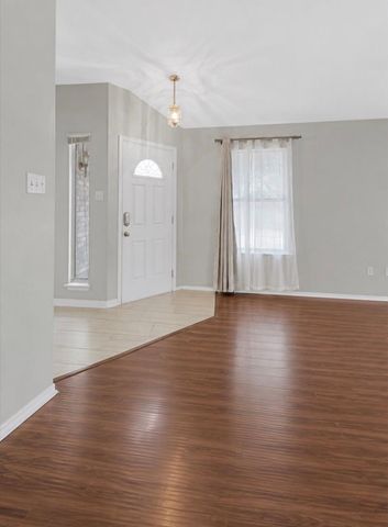 1001 Apple Cross DR, Pflugerville, TX 78660