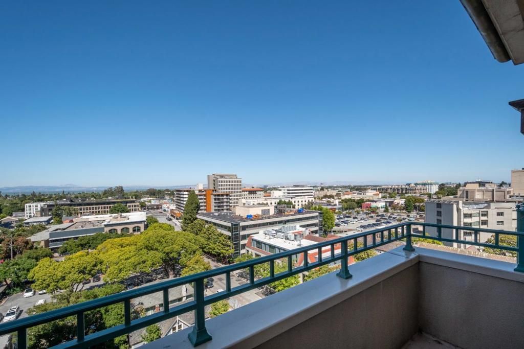 Image 2 of property listing at 1 Baldwin Avenue 1008, San Mateo, CA 94401