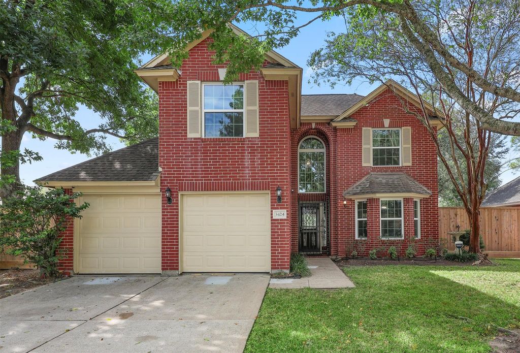 3424 Glastonbury Drive, Pearland, TX 77581