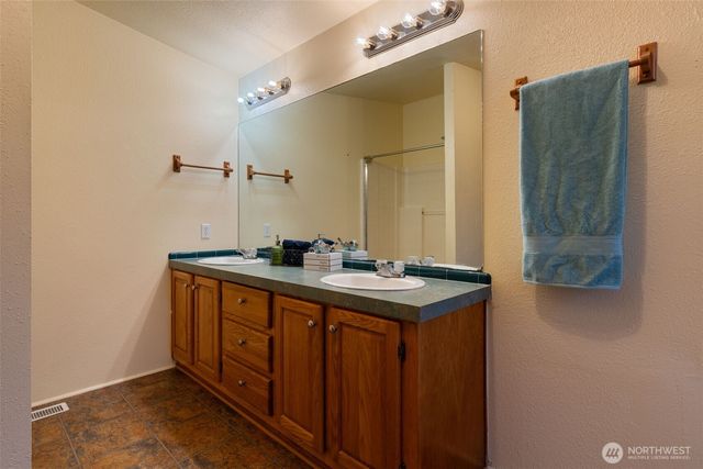 5612 222nd Avenue SW, Centralia, WA 98531