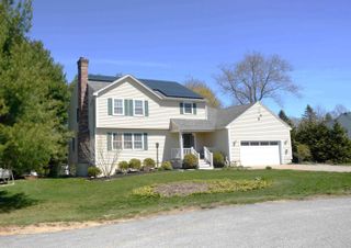 4 Shannon Drive, Stratham, NH 03885