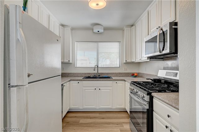 6732 West Accent Court, Las Vegas, NV 89108