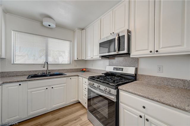6732 West Accent Court, Las Vegas, NV 89108