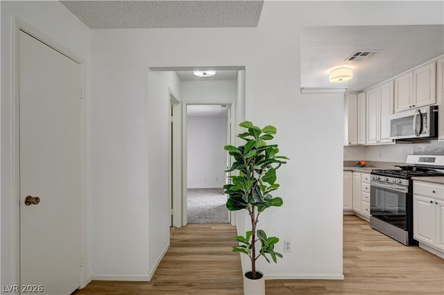 6732 West Accent Court, Las Vegas, NV 89108