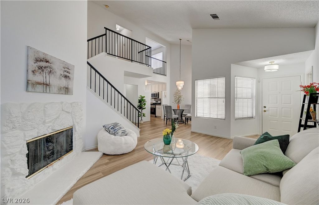 6732 West Accent Court, Las Vegas, NV 89108