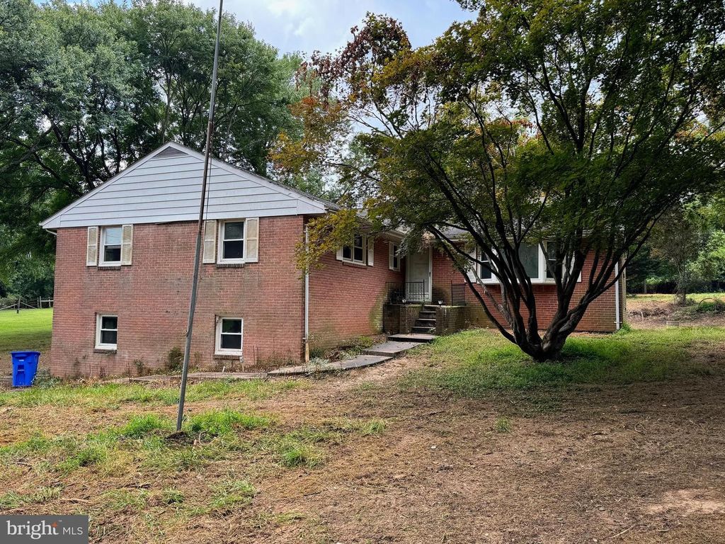 15612 NORMAN DR, North Potomac, MD 20878