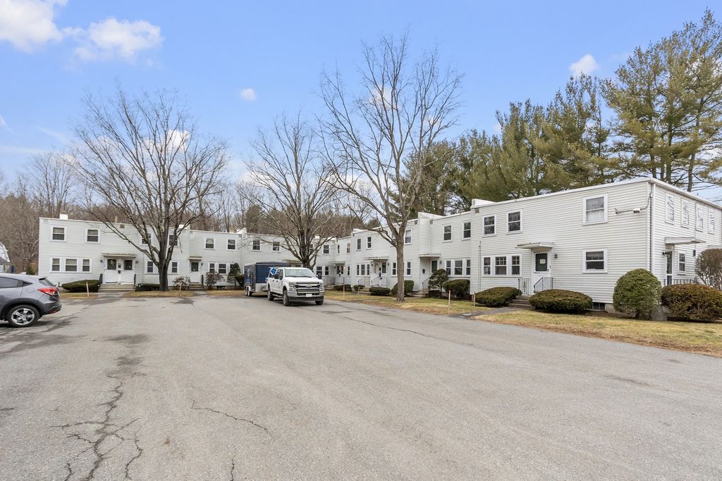 56 Spruce St 56, Acton, MA 01720
