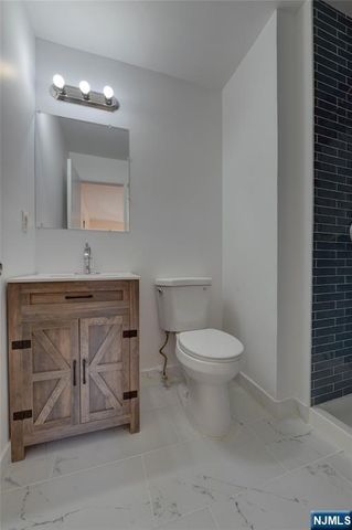 90 Dewey Street, Bloomfield, NJ 07003