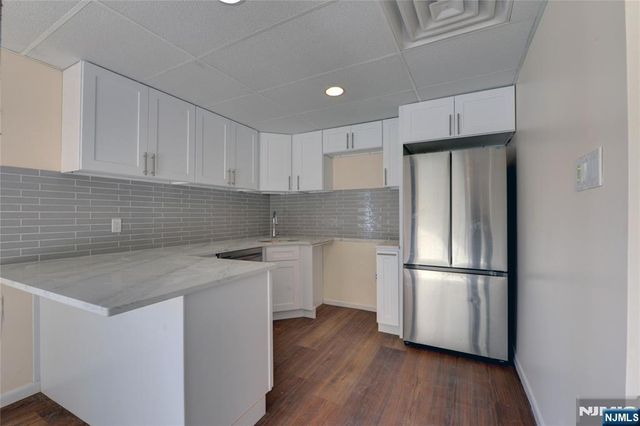 90 Dewey Street, Bloomfield, NJ 07003