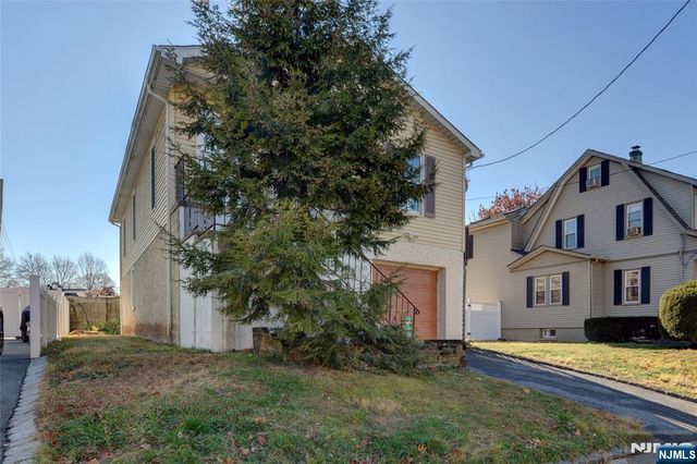 90 Dewey Street, Bloomfield, NJ 07003