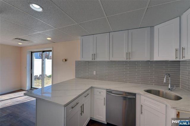 90 Dewey Street, Bloomfield, NJ 07003