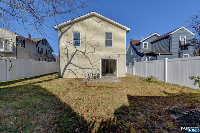 90 Dewey Street, Bloomfield, NJ 07003