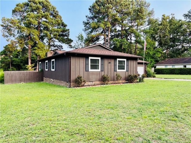 5643 McDougal Drive, Fayetteville, NC 28304