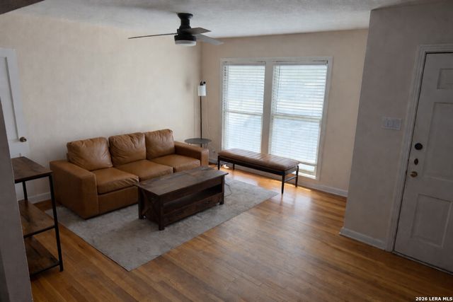 415 Irvington, San Antonio, TX 78209
