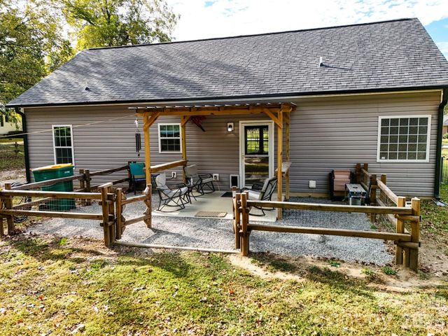 214 W Church Street, Jefferson, SC 29718