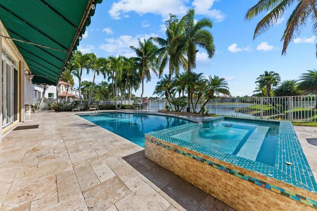 9566 Worswick Court, Wellington, FL 33414
