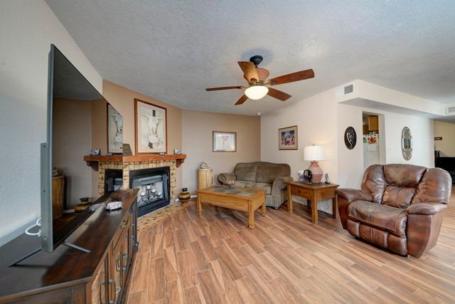 504 WESTERN SKIES Drive SE, Albuquerque, NM 87123