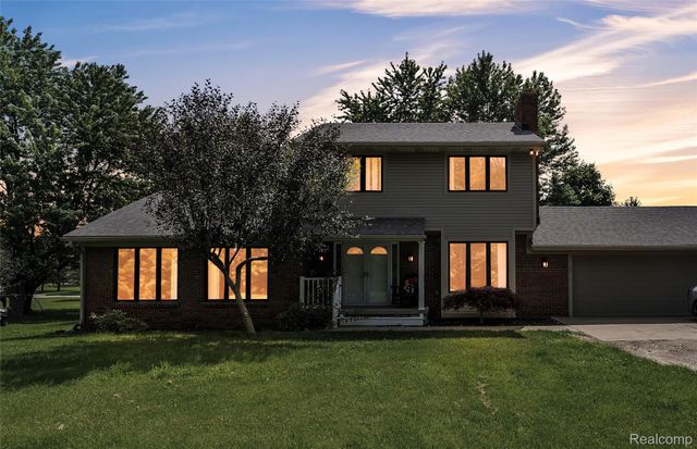 9844 Pine Knob Road, Independence Charter Township, MI 48348