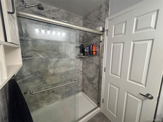 9844 Pine Knob Road, Independence Charter Township, MI 48348