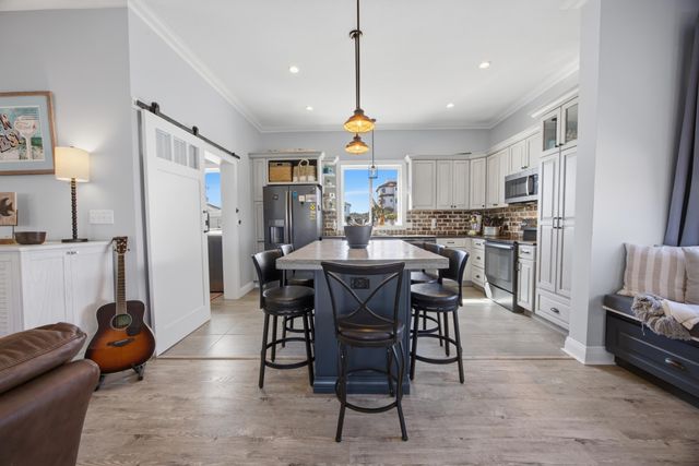 7390 Gulf Boulevard, Navarre, FL 32566