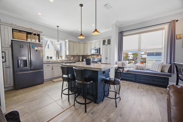 7390 Gulf Boulevard, Navarre, FL 32566