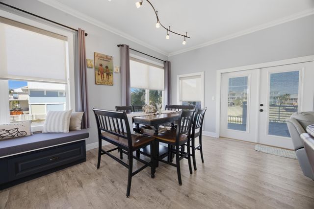 7390 Gulf Boulevard, Navarre, FL 32566